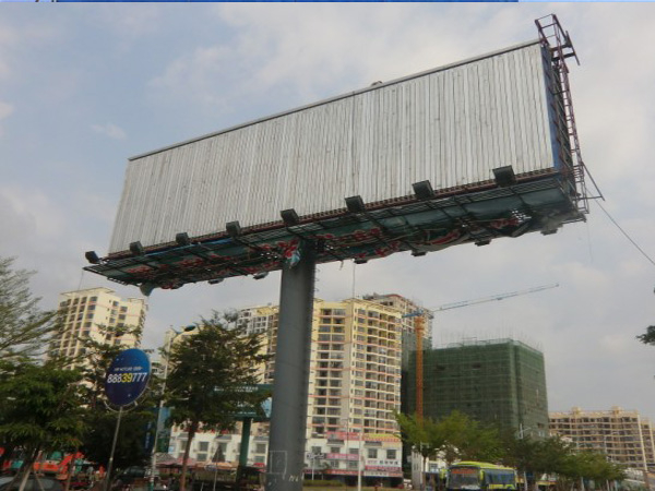 三面翻廣告牌安裝圖解，請(qǐng)專(zhuān)業(yè)人士參考